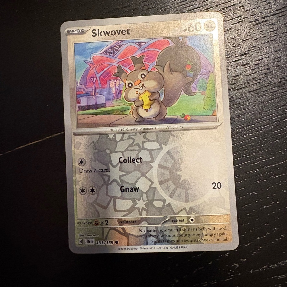 Skwovet Pokémon Holo Promo Card - Gray & Pink Artwork
